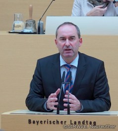 Aiwanger stellt Aktionsprogramm Energie vor