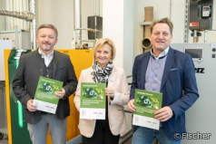 Heizsysteme-Vergleich in der Hand